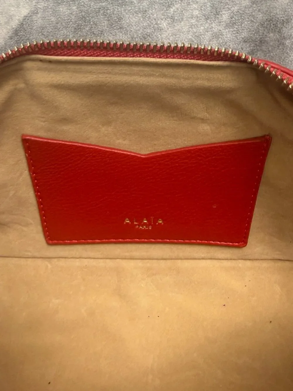 Elegant Slim Rectangular Underarm Shoulder Bag, Red Pebbled Faux‑Leather Zip‑